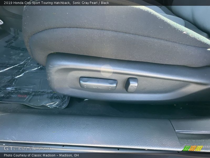 Sonic Gray Pearl / Black 2019 Honda Civic Sport Touring Hatchback