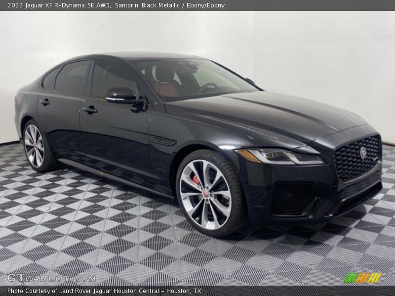Front 3/4 View of 2022 XF R-Dynamic SE AWD