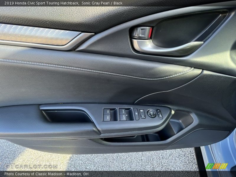 Sonic Gray Pearl / Black 2019 Honda Civic Sport Touring Hatchback