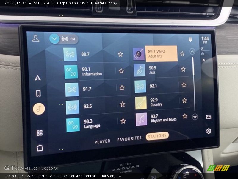 Controls of 2023 F-PACE P250 S