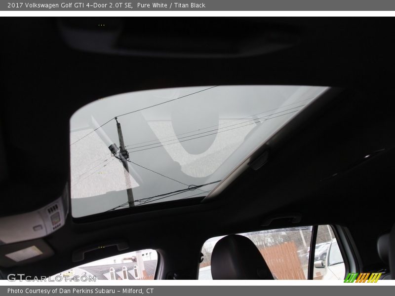 Pure White / Titan Black 2017 Volkswagen Golf GTI 4-Door 2.0T SE