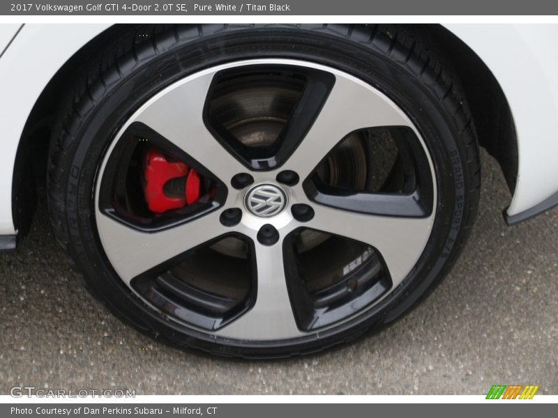 Pure White / Titan Black 2017 Volkswagen Golf GTI 4-Door 2.0T SE