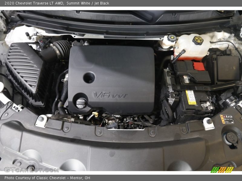 Summit White / Jet Black 2020 Chevrolet Traverse LT AWD