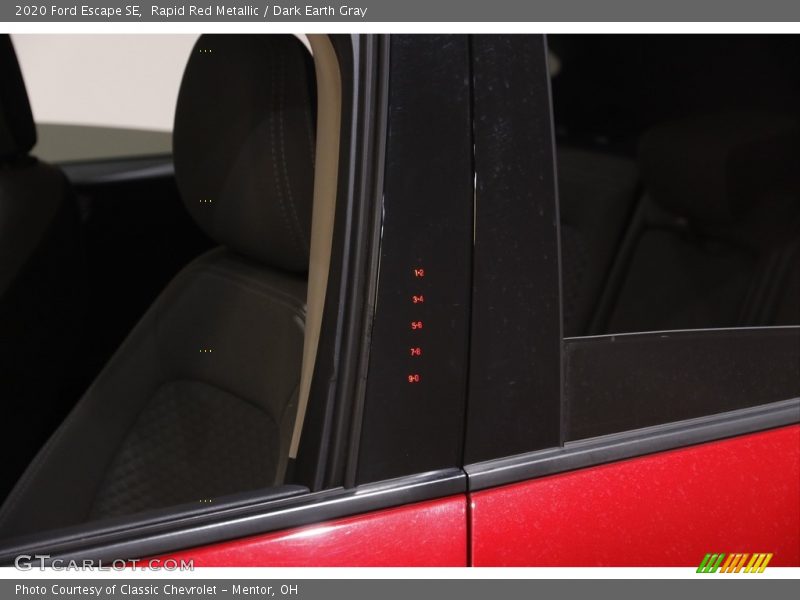 Rapid Red Metallic / Dark Earth Gray 2020 Ford Escape SE