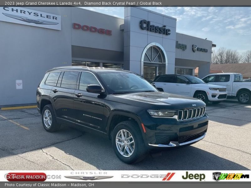 Diamond Black Crystal Pearl / Global Black 2023 Jeep Grand Cherokee L Laredo 4x4