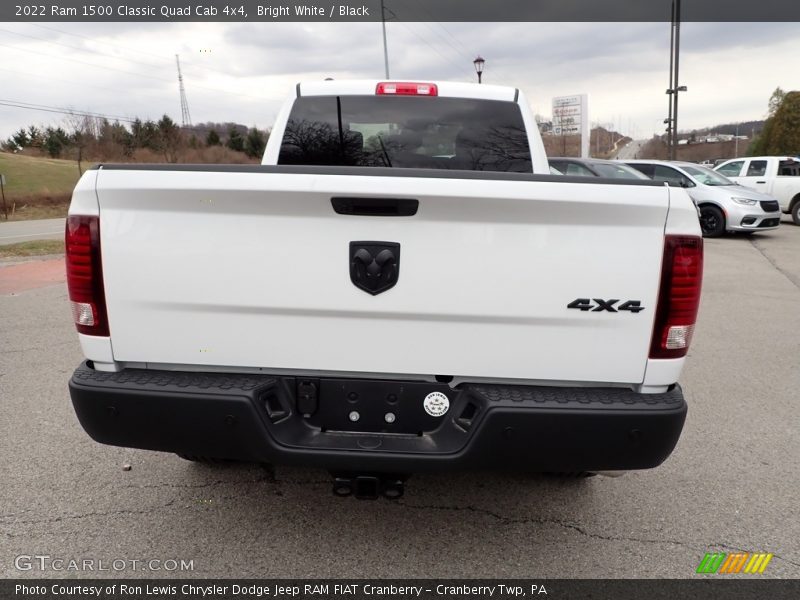 Bright White / Black 2022 Ram 1500 Classic Quad Cab 4x4