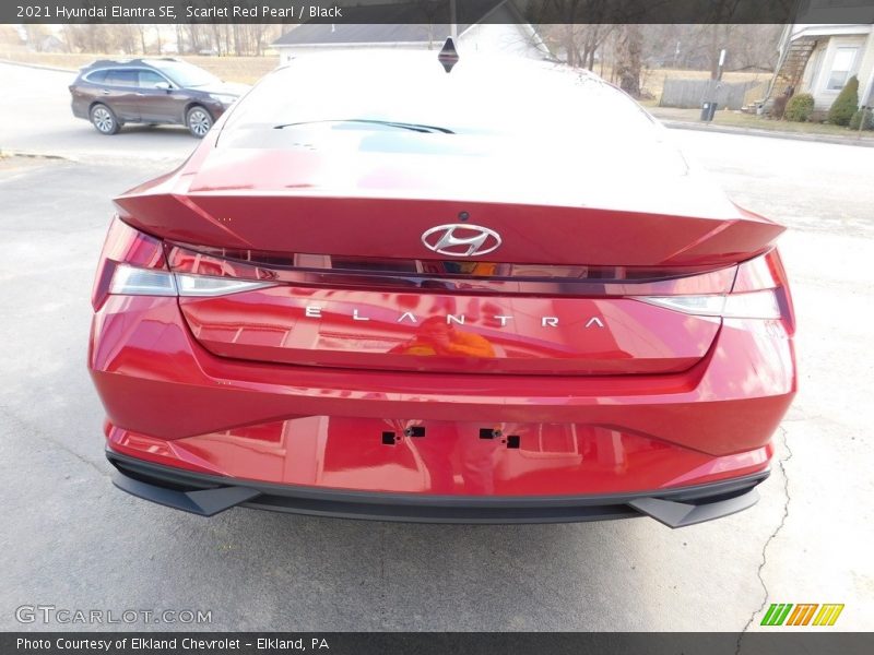 Scarlet Red Pearl / Black 2021 Hyundai Elantra SE