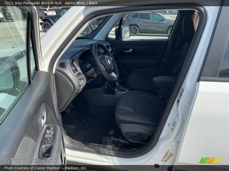 Alpine White / Black 2023 Jeep Renegade Altitude 4x4