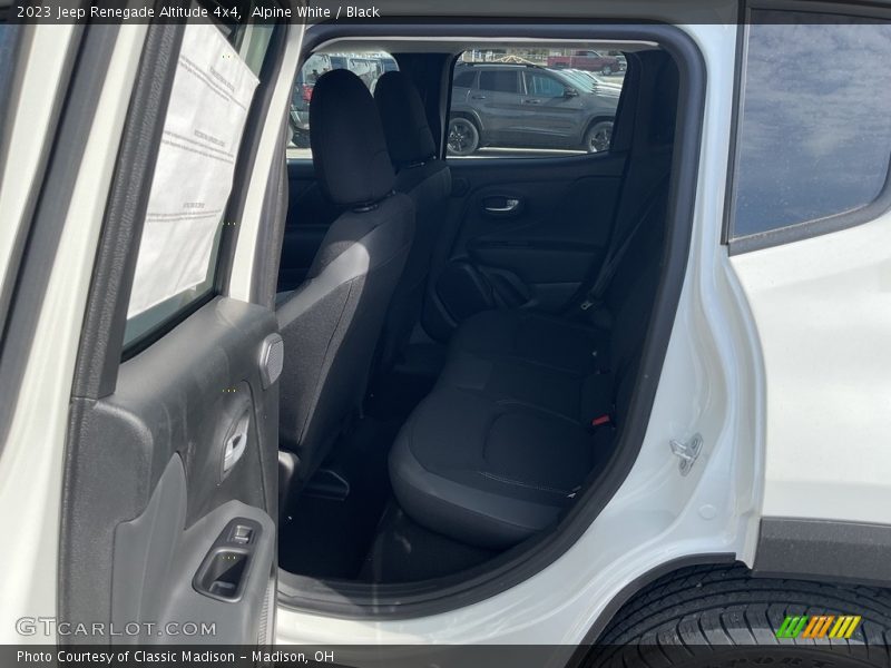 Alpine White / Black 2023 Jeep Renegade Altitude 4x4