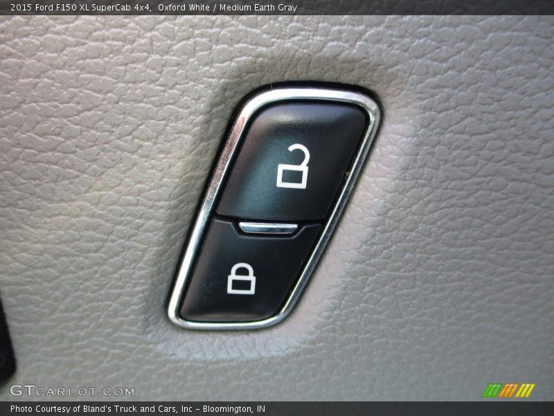 Oxford White / Medium Earth Gray 2015 Ford F150 XL SuperCab 4x4
