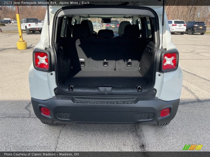  2023 Renegade Altitude 4x4 Trunk