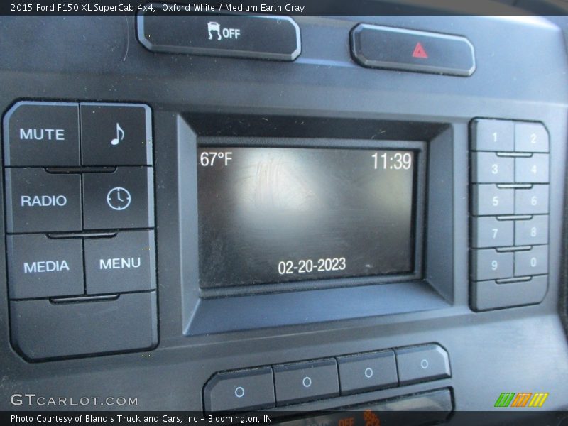 Oxford White / Medium Earth Gray 2015 Ford F150 XL SuperCab 4x4
