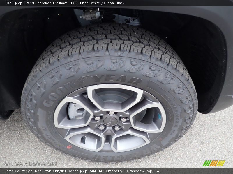 2023 Grand Cherokee Trailhawk 4XE Wheel