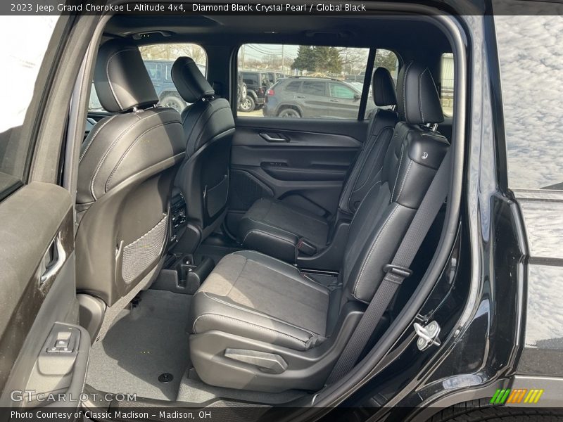 Diamond Black Crystal Pearl / Global Black 2023 Jeep Grand Cherokee L Altitude 4x4