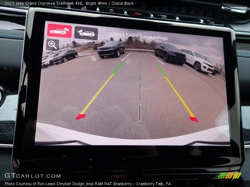 Controls of 2023 Grand Cherokee Trailhawk 4XE