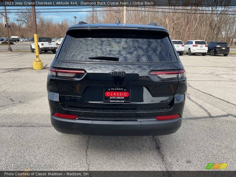 Diamond Black Crystal Pearl / Global Black 2023 Jeep Grand Cherokee L Altitude 4x4