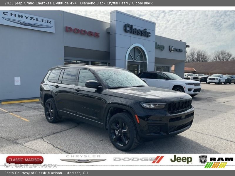 Diamond Black Crystal Pearl / Global Black 2023 Jeep Grand Cherokee L Altitude 4x4
