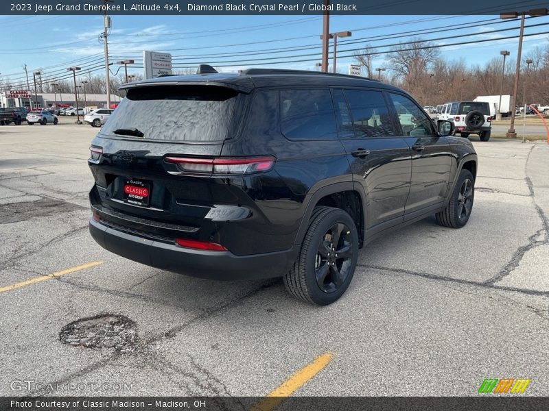Diamond Black Crystal Pearl / Global Black 2023 Jeep Grand Cherokee L Altitude 4x4