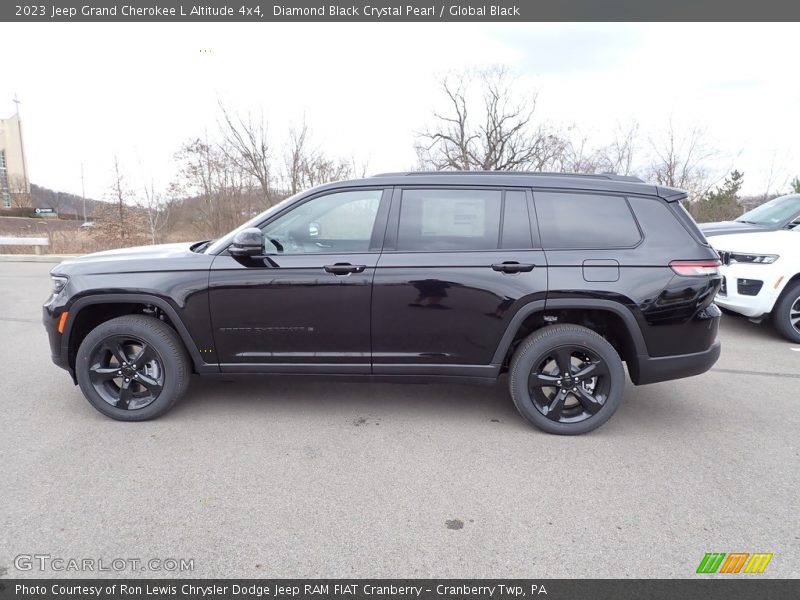 Diamond Black Crystal Pearl / Global Black 2023 Jeep Grand Cherokee L Altitude 4x4