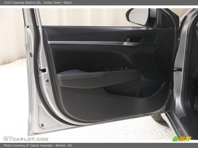 Stellar Silver / Black 2020 Hyundai Elantra SEL
