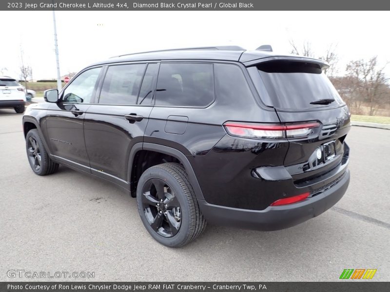 Diamond Black Crystal Pearl / Global Black 2023 Jeep Grand Cherokee L Altitude 4x4