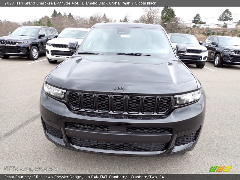 Diamond Black Crystal Pearl / Global Black 2023 Jeep Grand Cherokee L Altitude 4x4