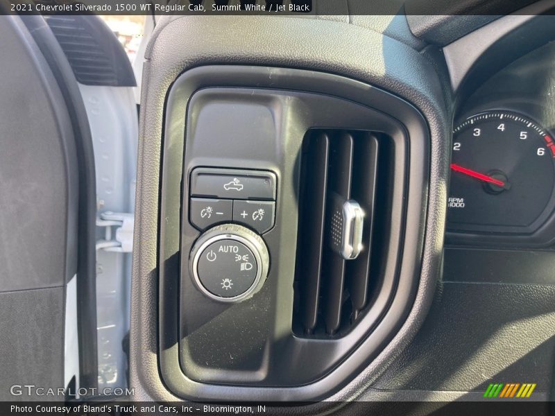 Summit White / Jet Black 2021 Chevrolet Silverado 1500 WT Regular Cab