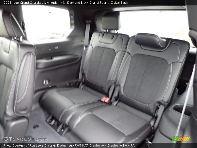 Diamond Black Crystal Pearl / Global Black 2023 Jeep Grand Cherokee L Altitude 4x4