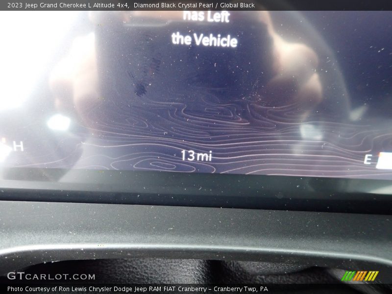 Diamond Black Crystal Pearl / Global Black 2023 Jeep Grand Cherokee L Altitude 4x4