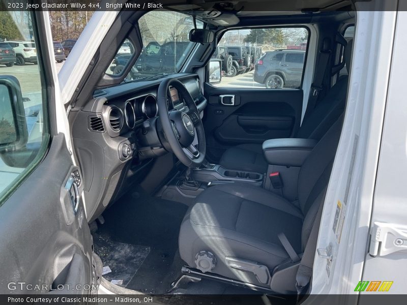 Bright White / Black 2023 Jeep Gladiator Willys 4x4