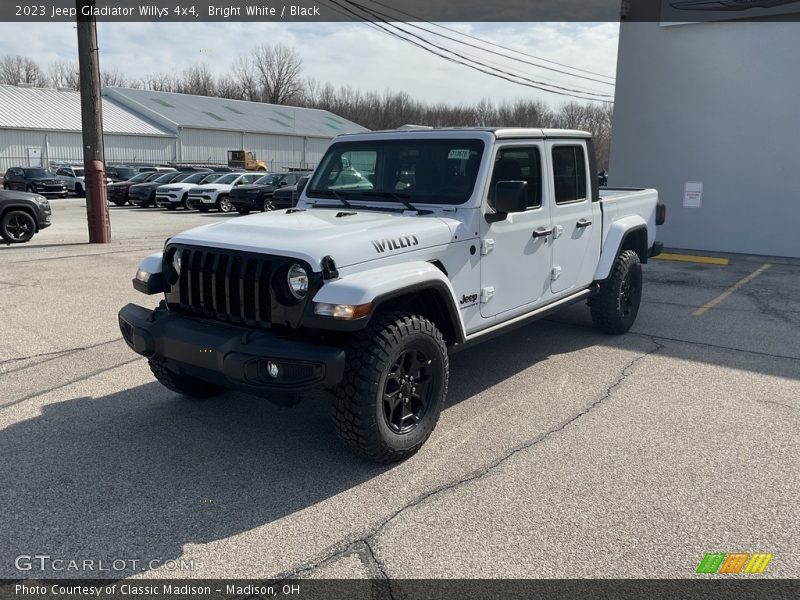 Bright White / Black 2023 Jeep Gladiator Willys 4x4