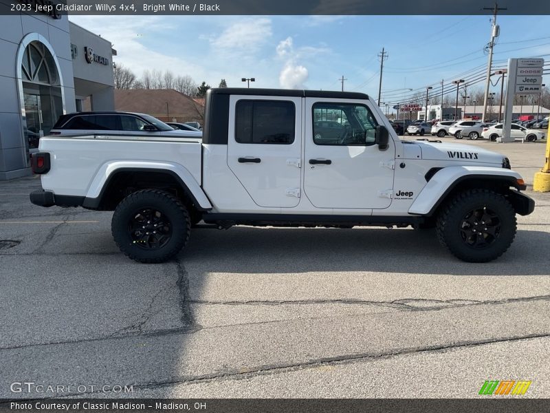 Bright White / Black 2023 Jeep Gladiator Willys 4x4