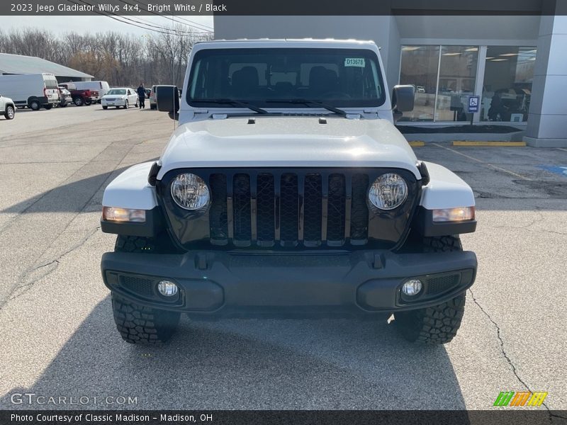 Bright White / Black 2023 Jeep Gladiator Willys 4x4