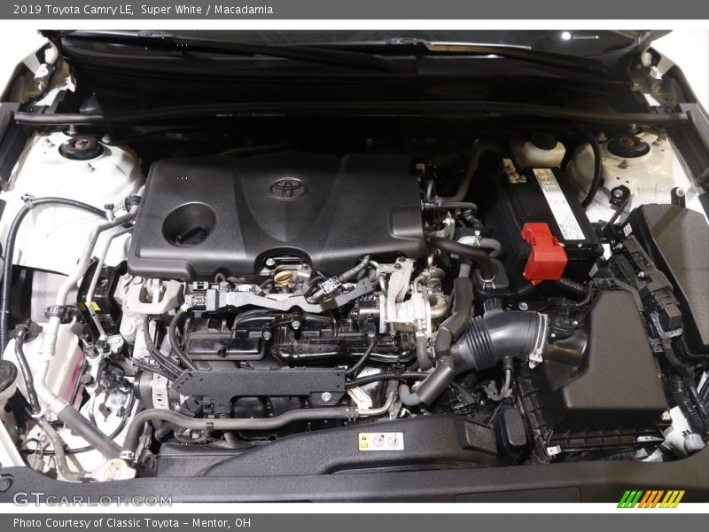 Super White / Macadamia 2019 Toyota Camry LE