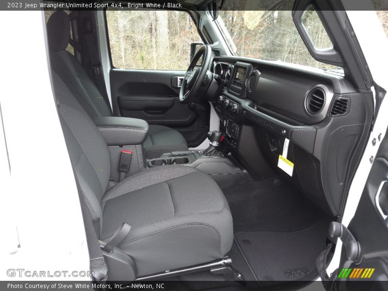 Bright White / Black 2023 Jeep Wrangler Unlimited Sport 4x4