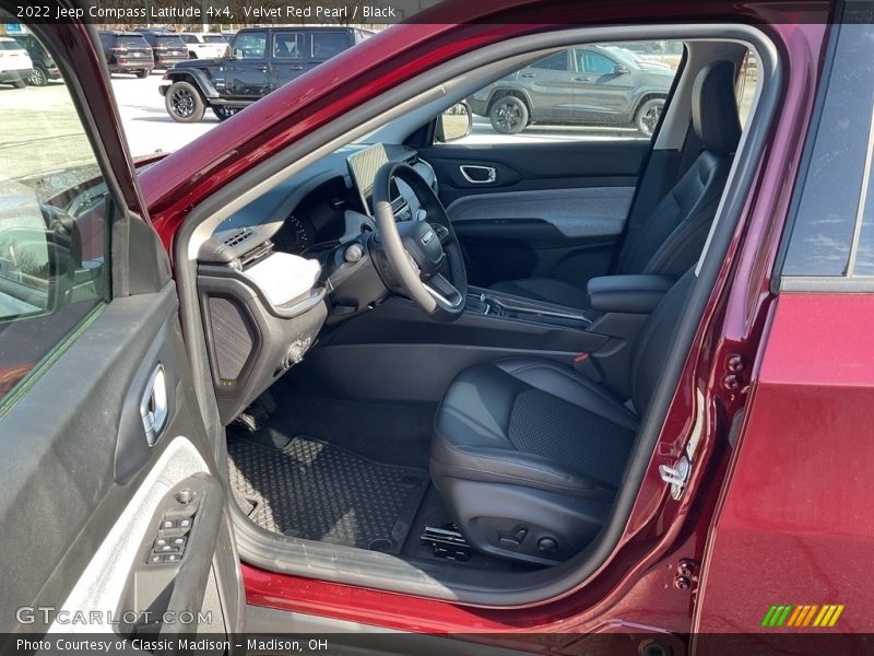 Velvet Red Pearl / Black 2022 Jeep Compass Latitude 4x4