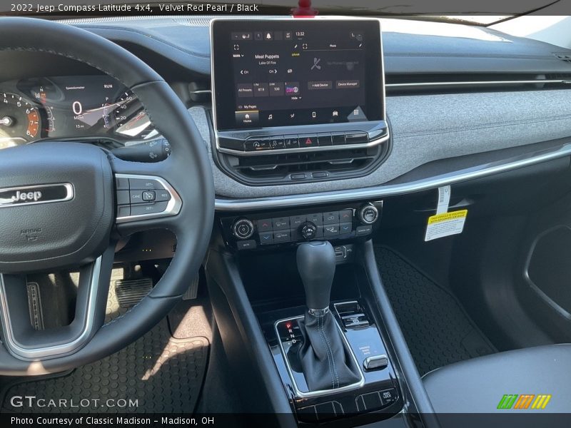 Velvet Red Pearl / Black 2022 Jeep Compass Latitude 4x4