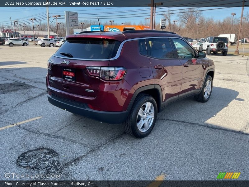 Velvet Red Pearl / Black 2022 Jeep Compass Latitude 4x4