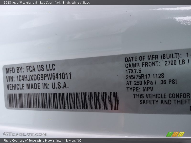 Bright White / Black 2023 Jeep Wrangler Unlimited Sport 4x4