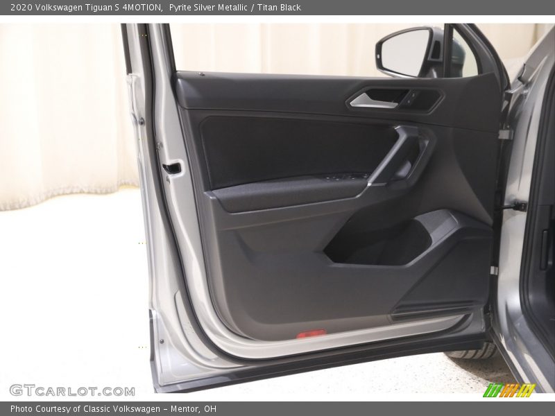 Pyrite Silver Metallic / Titan Black 2020 Volkswagen Tiguan S 4MOTION