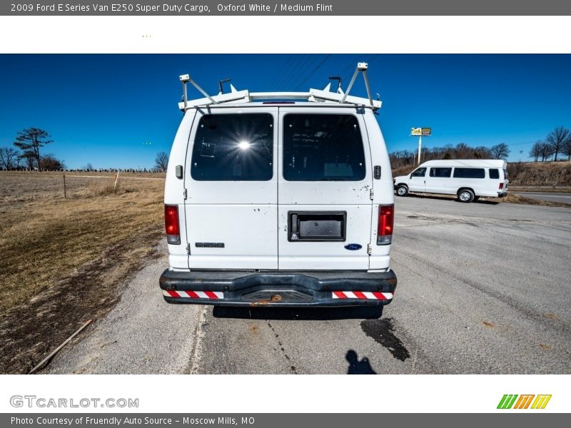 Oxford White / Medium Flint 2009 Ford E Series Van E250 Super Duty Cargo