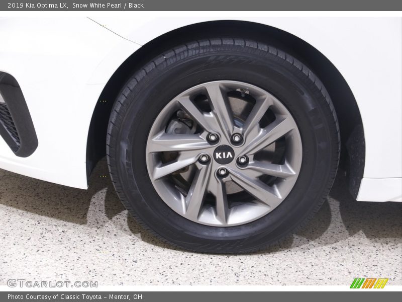 Snow White Pearl / Black 2019 Kia Optima LX