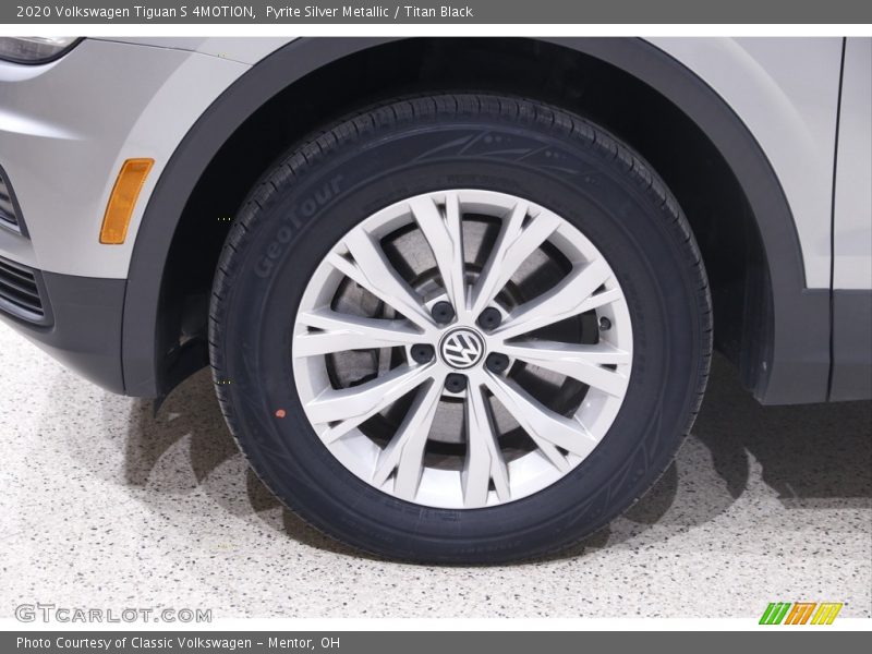 Pyrite Silver Metallic / Titan Black 2020 Volkswagen Tiguan S 4MOTION