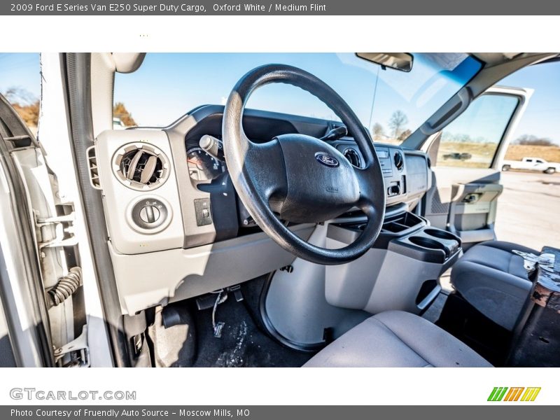 Oxford White / Medium Flint 2009 Ford E Series Van E250 Super Duty Cargo