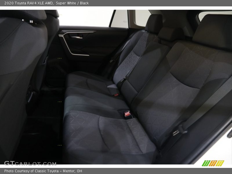 Super White / Black 2020 Toyota RAV4 XLE AWD