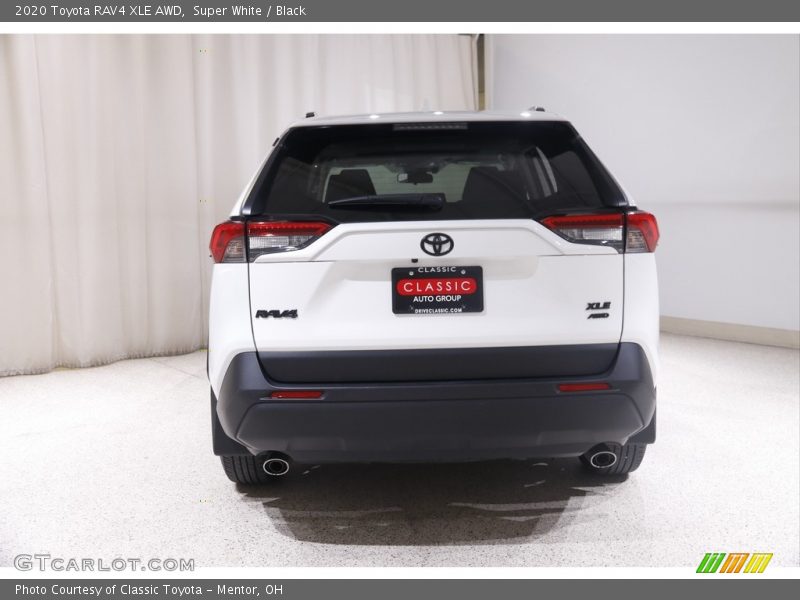 Super White / Black 2020 Toyota RAV4 XLE AWD