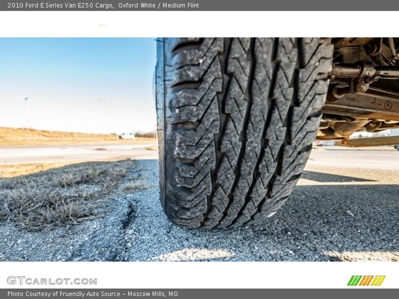 Oxford White / Medium Flint 2010 Ford E Series Van E250 Cargo
