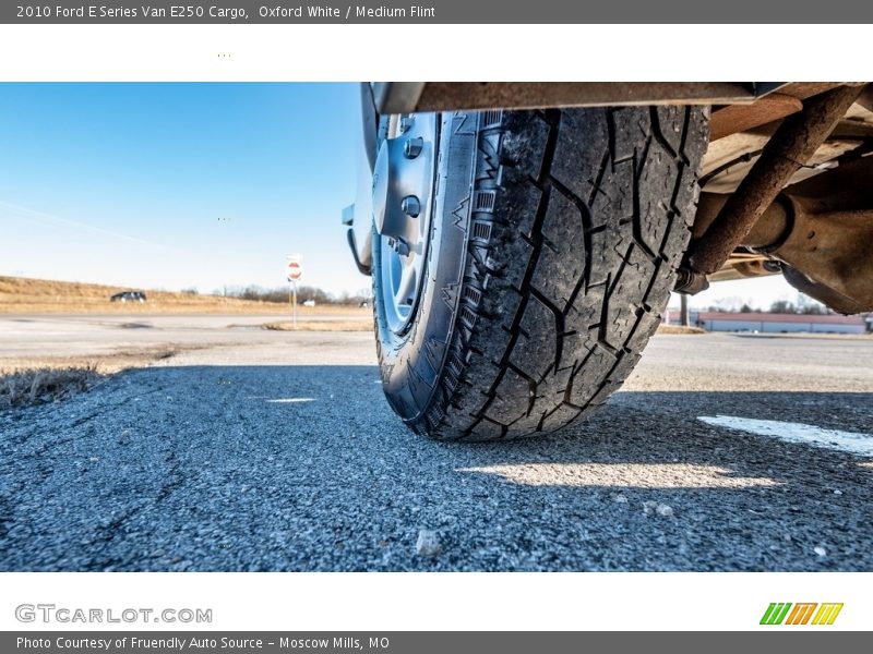 Oxford White / Medium Flint 2010 Ford E Series Van E250 Cargo