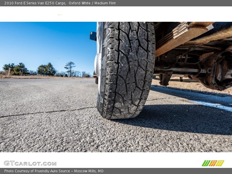 Oxford White / Medium Flint 2010 Ford E Series Van E250 Cargo