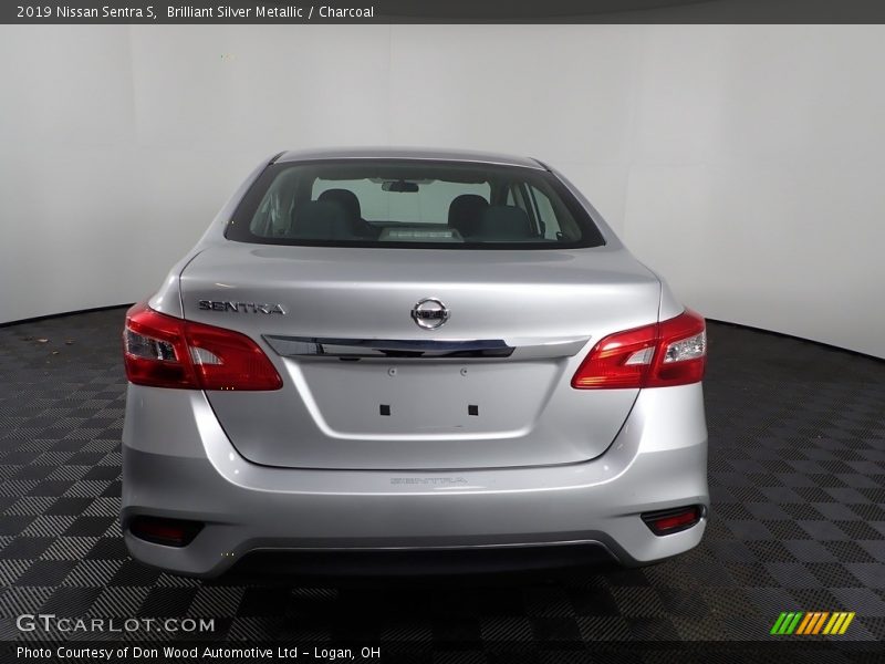 Brilliant Silver Metallic / Charcoal 2019 Nissan Sentra S
